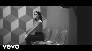 Jessie Ware - Champagne Kisses (Official Music Video)