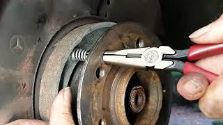 Mercedes W210 Emergency or Parking Brake Shoes Replacement