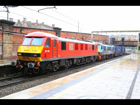 90019 & 90024 at Preston on 4M25    28/09/16