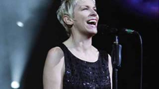 Annie Lennox - Cold - Live at the Mermaid Theatre