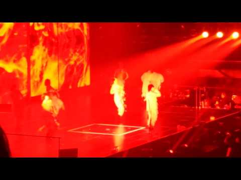 "ONE OF A KIND" @ G-DRAGON 2017 ACT III : M.O.T.T.E3 in L.A. PT. 13/45