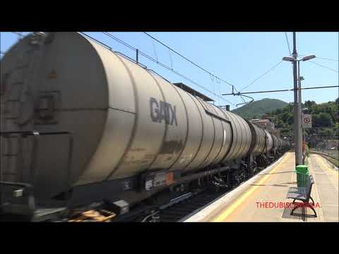 IL SALUTO DI UNA E.652 CON MERCI DI CISTERNE A RONCO SCRIVIA. (GE) SAB. 12 - 6 - 2021.