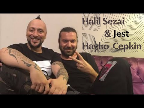 Hayko Cepkinden Halil Sezaiye Jest;Halil Sezaiden Hayko Cepkine Jest