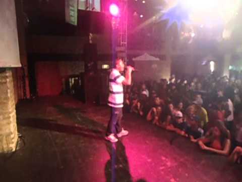 MC ZOINHO - NA RAIMBOW CAIEIRAS