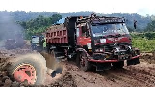 Download lagu Wow 😱 Mobil Dump Truk Nissan CK Tancap Gas,Suara Knalpot Corong Bikin Merinding mp3