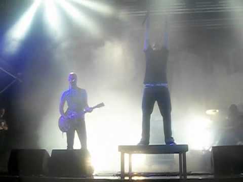 DONOTS - We're Not Gonna Take It @ Open Flair 2011