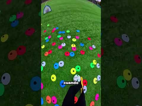 ¡Increíbles trucos de fútbol en la nieve y el pasto!