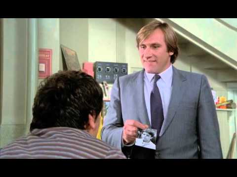 Les Compères (1983) - Extrait "C'est le plombier, vous le prenez?"