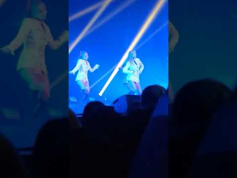 Taki taki by Dreamcatcher in Paris (Vertical version)