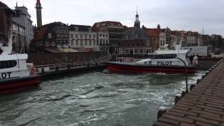 preview picture of video 'Lotsenboot Raan zurück in Vlissingen'