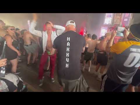 Me and an oldschool gabber at the #dominatorfestival No.18 #hakkûh #hakken #gabber #hardcore #rave