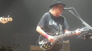 Neil Young & Promise of the Real 2016 06 24 Antwerpen Vampire Blues