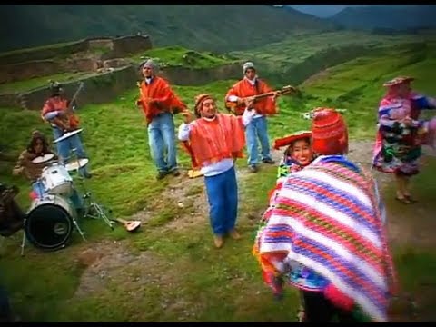 Pueblo Andino - Mix de Huaynos bailables (Video Oficial)