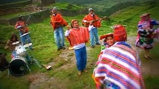 Pueblo Andino - Mix de Huaynos bailables (Video Oficial)