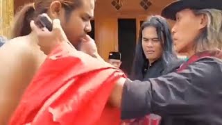 Download lagu GUS SAMSUDIN MELAKUKAN PEMBUKTIAN ILMU HIKMAH/KEBAL mp3