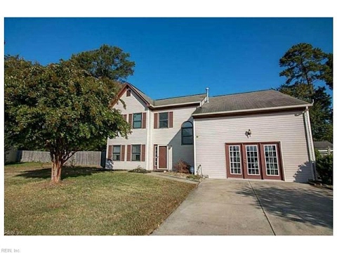 4 Bedroom, 2 /12 Bath in the Heart of Hampton! (18 RIDGE LAKE DR)