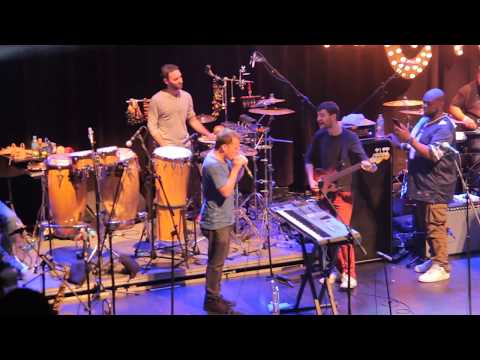 Snarky Puppy - "Lingus" ft. Gabriel Grossi harmonica solo (Dec 15, 2017 @ Rio de Janeiro, Brazil)