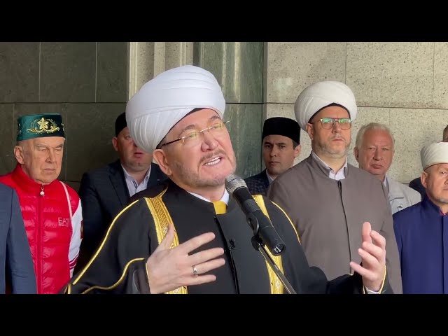 Равиль хазрат Гайнутдин: «Мы вместе молились в нашей мечети...» В Москве простились с Ренатом Ибрагимовым