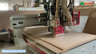 Máy CNC trung tâm 2D gắn trục cưa xoay được 360 độ