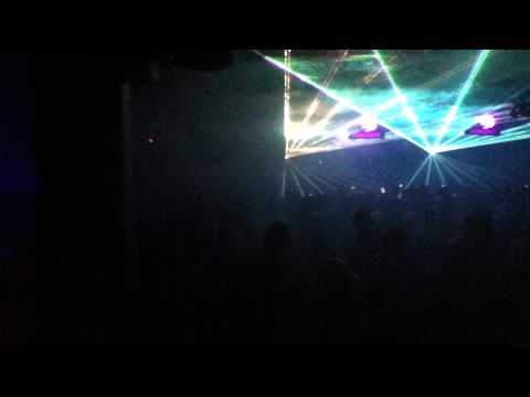 Francis Davila Feat. Flaminia Villagran - Let's Go Out Tonight (Giuseppe Ottaviani Remix)