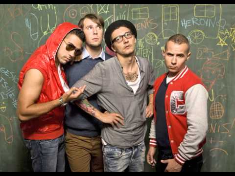 DNP feat. B-Tight, Sudden, Pimpulsiv, Johnzen, Elch - Aufm Trip