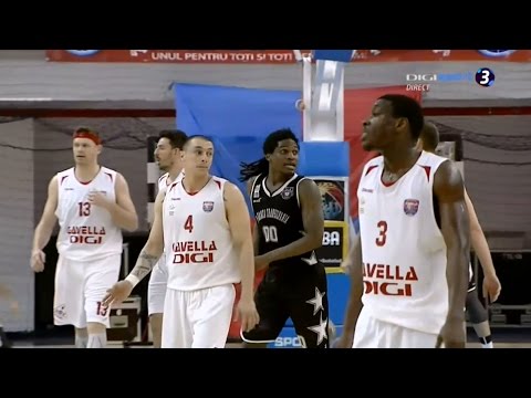 2016.04.06 Kyndall Dykes Half-Court Shot