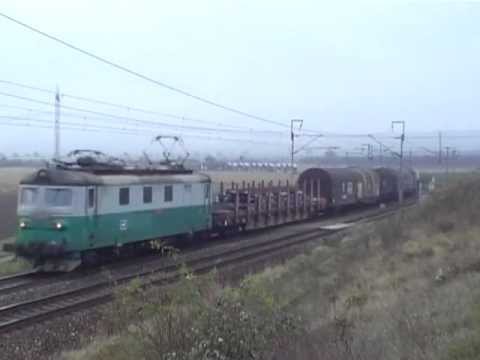 122,123, na čele nákl. vlaků - Polepy - 22.10.2011 - sestřih