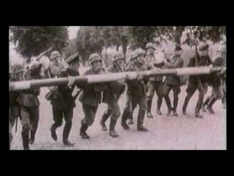 Grotesco - Kungen är Hitlers son!