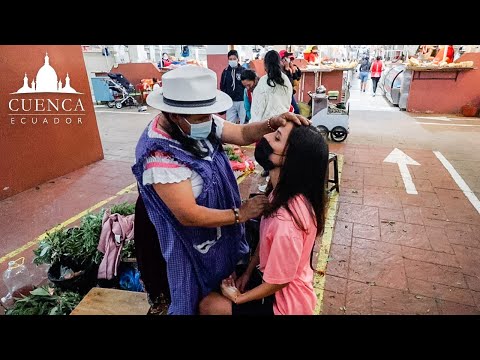 La vestitii ȘAMANI indigeni din Ecuador