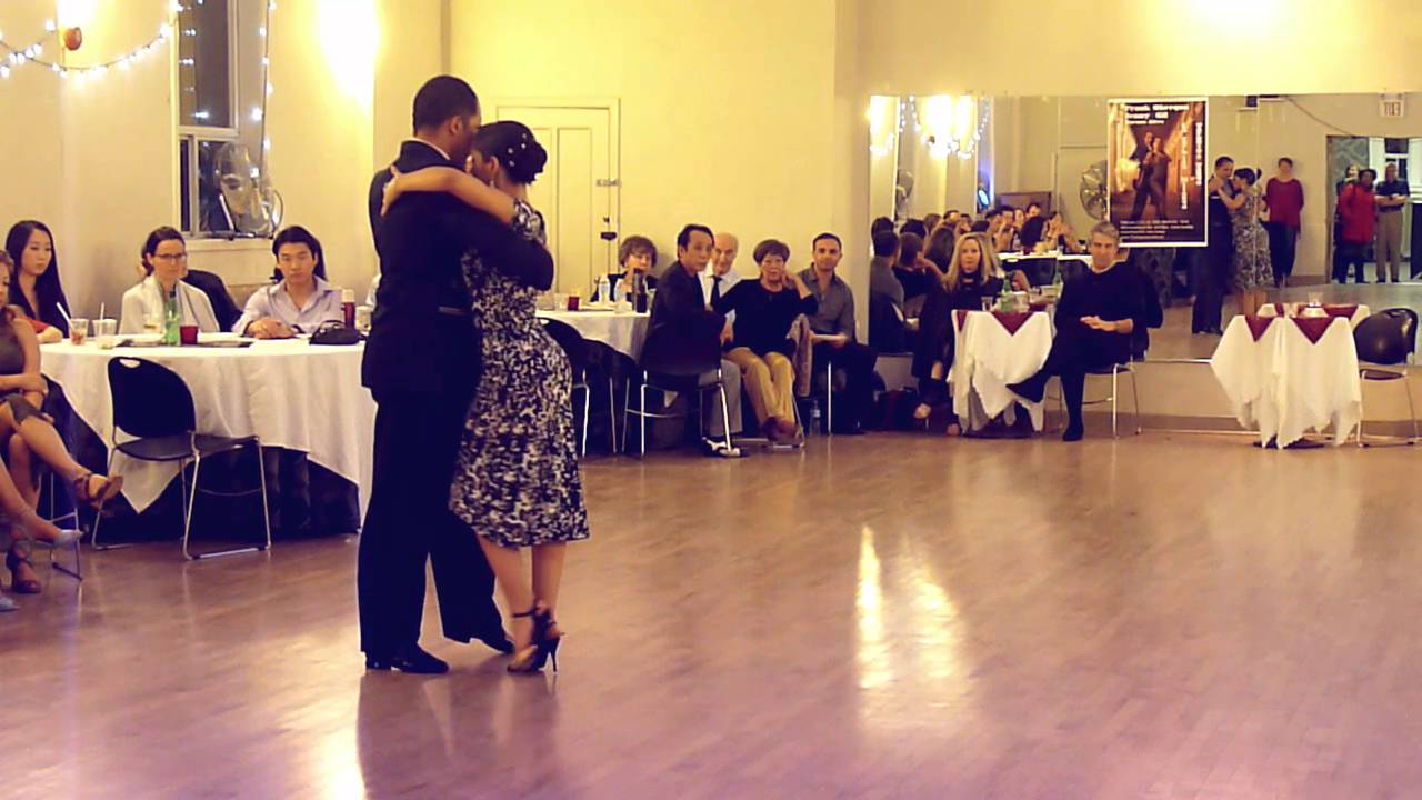 Frank Obregon & Jenny Gil bailan el Tango Recién en Toronto - Canada