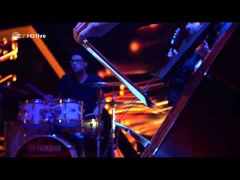 Tim Bendzko feat. Cassandra Steen - Unter die Haut - Goldene Kamera Hörzu - Tempelhof Berlin ZDF