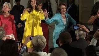 Pelosi, Sebelius sing the Supremes&#39; &quot;Stop! In the Name of Love&quot;