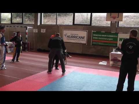 2013-04-13 DM ISKA Niklas Baumann Sieg im Finale K1-Rules Jungs -13J -45Kg - Sugambrer Fightclub