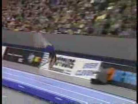 2002 World Cup Tumbling - Ross Gibson GBR Pass2