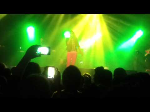 Zaho Sean Paul - Hold my hand - Marseille