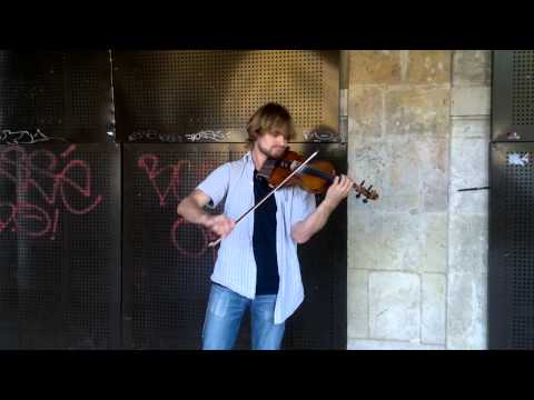 Quackking Presents: Bach Chaccone played by an excellent  busker at Place des Vosges