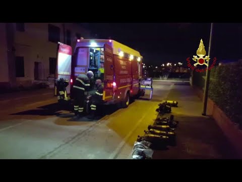 Prato, fiamme in un asilo nido: l'intervento dei vigili del fuoco