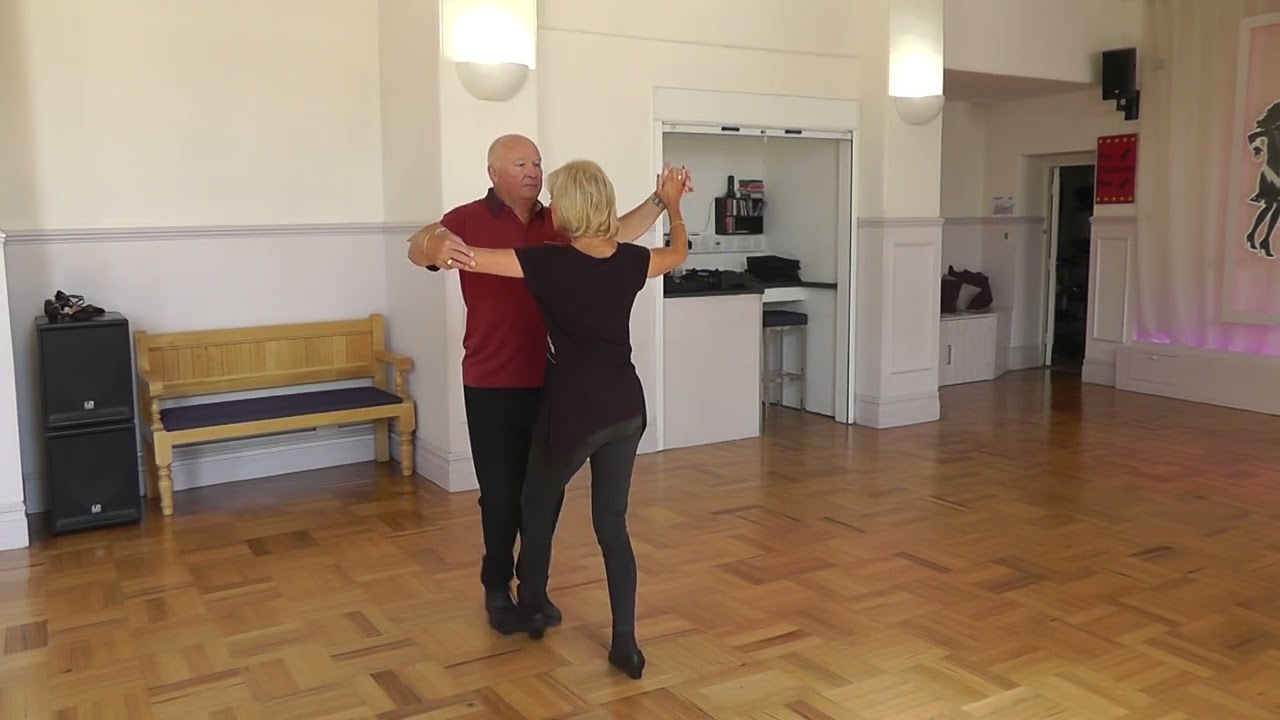 Paso La Paz Sequence Dance