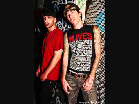 HollyHood Vacation - Deuce ft. Truth ~Good Quality Audio/Lyrics in Description~