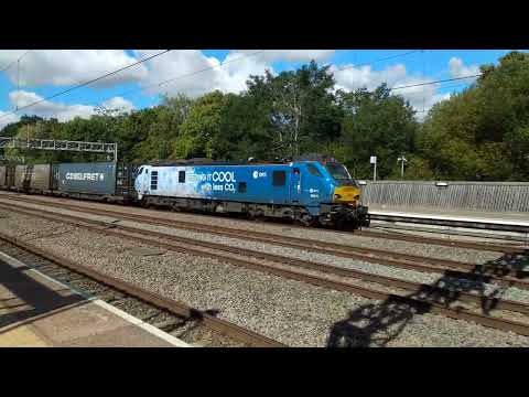 DRS 88010 'Aurora' on a Intermodal Service going South through Tamworth Low Level 16/09/2022