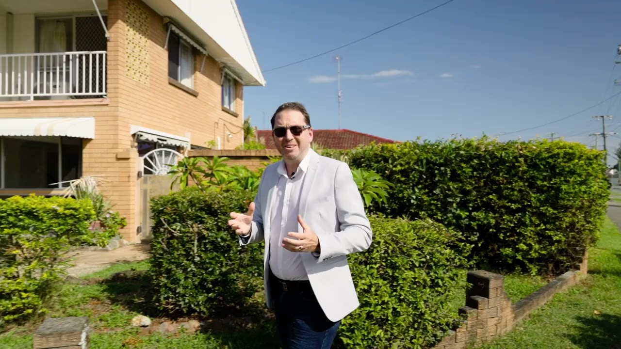 Property Video 1 Chianti Avenue, MERMAID WATERS QLD 4218