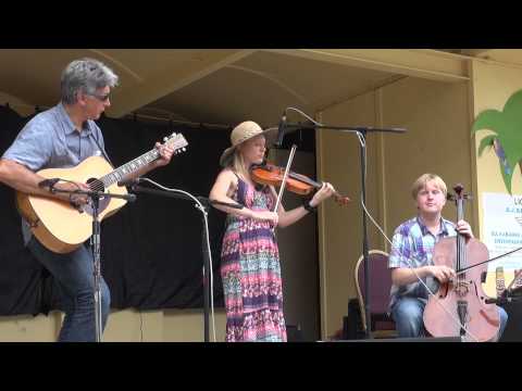 2013-08-03 Entertainment - Cliff Landis - Laura Smith - Darin Smith - Ukiah Fiddle Contest 2013