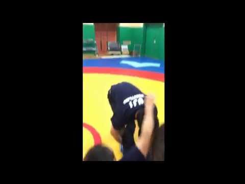 両足タックル Wrestling : Double Leg Attack
