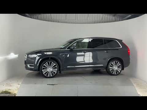 Video of Volvo XC90 INSCRIPTION PRO T8 **BLACK AND CREAM FU