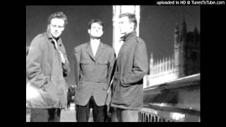 Bourbonese Qualk - Something In the Air