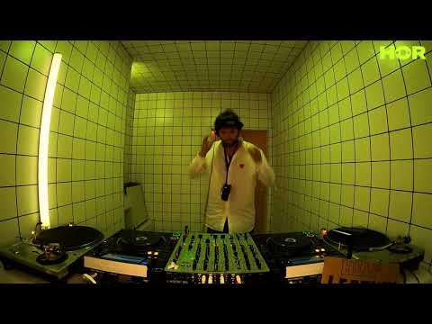 Riotvan Showcase - Peter Invasion / August 5 / 9pm-10pm