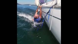 Download lagu SINGLEHANDED MAN OVERBOARD SELF-RESCUE SHORT #sailing #singlehandedsailing #boat mp3 Download lagu SINGLEHANDED MAN OVERBOARD SELF-RESCUE SHORT #sailing #singlehandedsailing #boat mp3