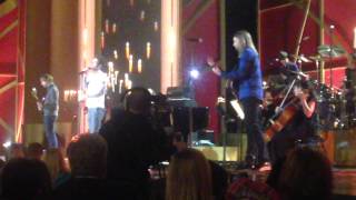 Maroon 5 - Happy Christmas (War Is Over)