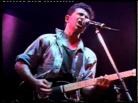 Videoclip de Menomale che adesso non c'è Nerone (Live) — Edoardo Bennato