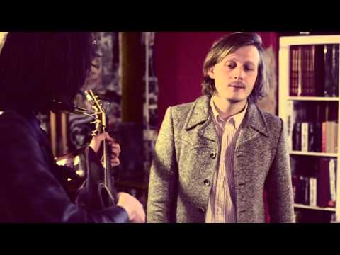 Okta Logue - One-Way Ticket to Breakdown (live acoustic session)